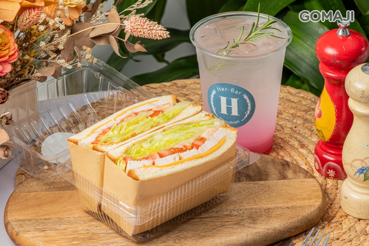 嫩雞舒肥三明治+巴西野莓氣泡飲 