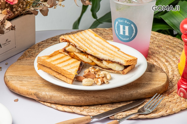 香蕉猴子帕尼尼+巴西野莓氣泡飲 