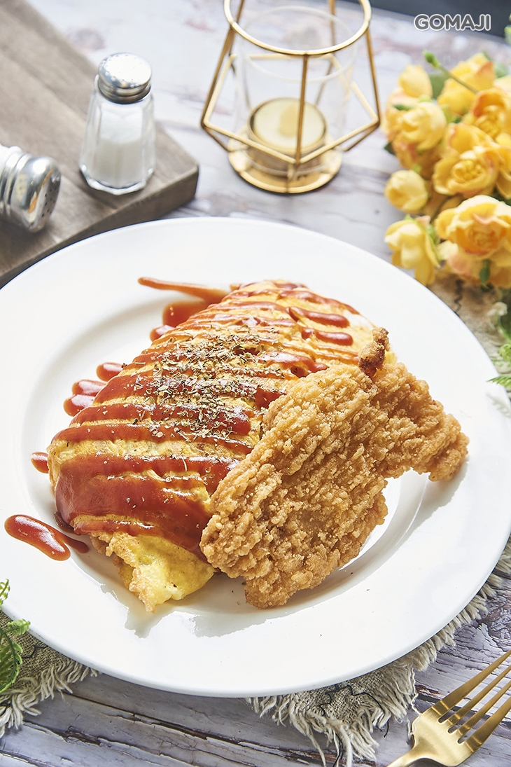雞腿蛋包飯
