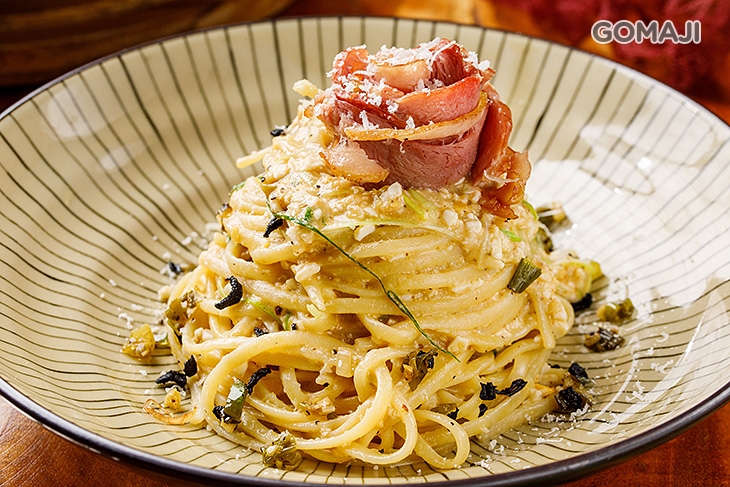 紹興酒香煎鴨胸金沙起司麵