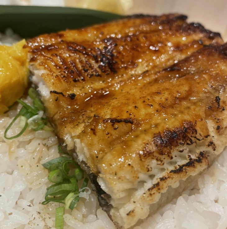 　C.自慢炭燒鰻魚飯　