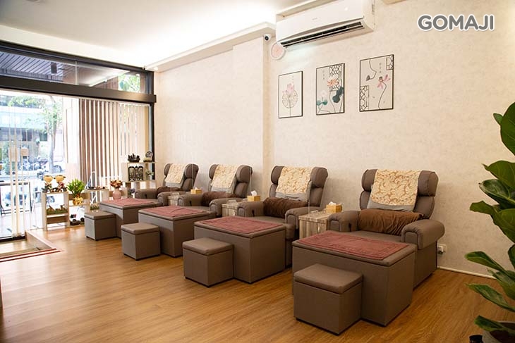 草上飛足體養生會館