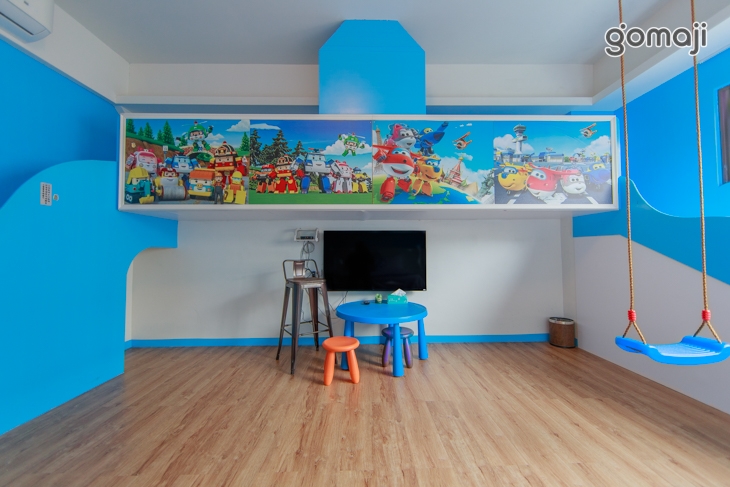 溜滑梯四人房(1)