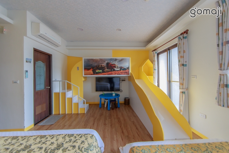 溜滑梯四人房(3)