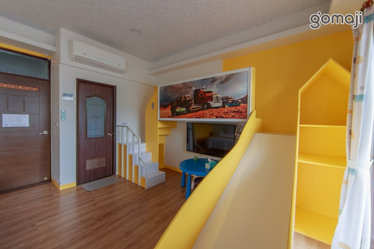 溜滑梯四人房(3)