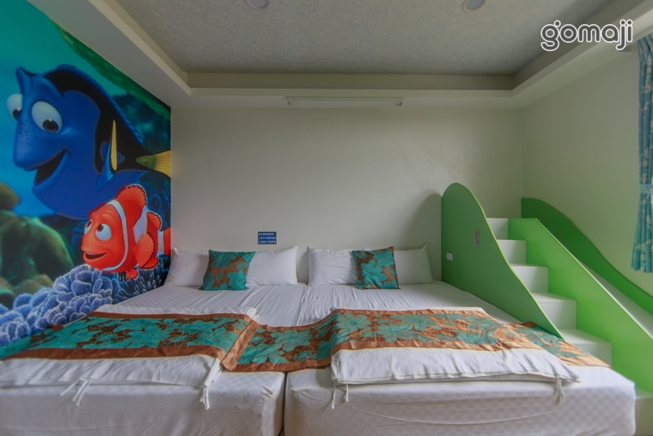 溜滑梯四人房(5)