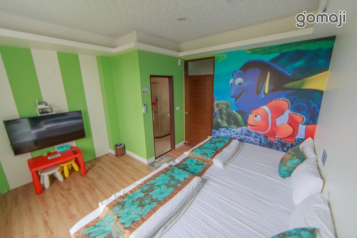 溜滑梯四人房(5)