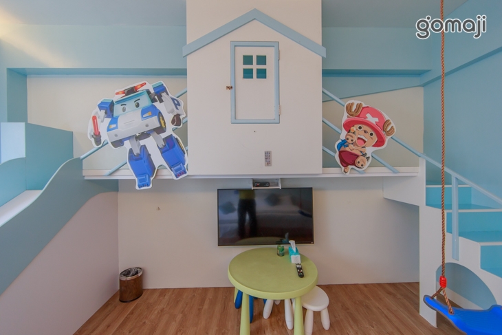 溜滑梯四人房(B)