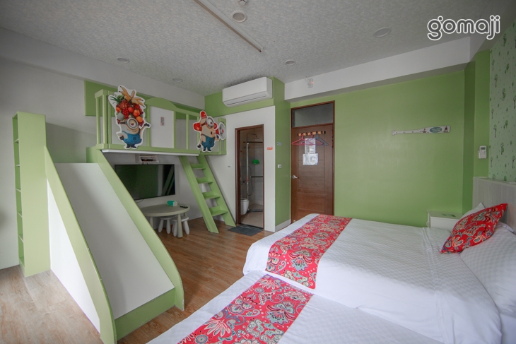 溜滑梯四人房(D)