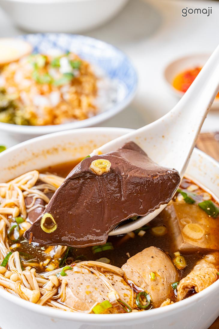 招牌麻辣鴨血臭豆腐