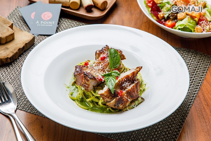 炭烤雞肉蘑菇青醬義大利扁麵