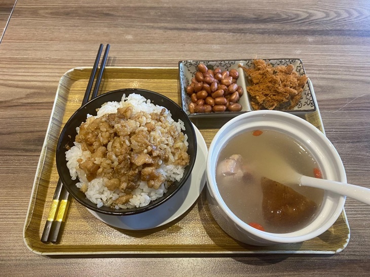原盅雞湯+滷肉飯
