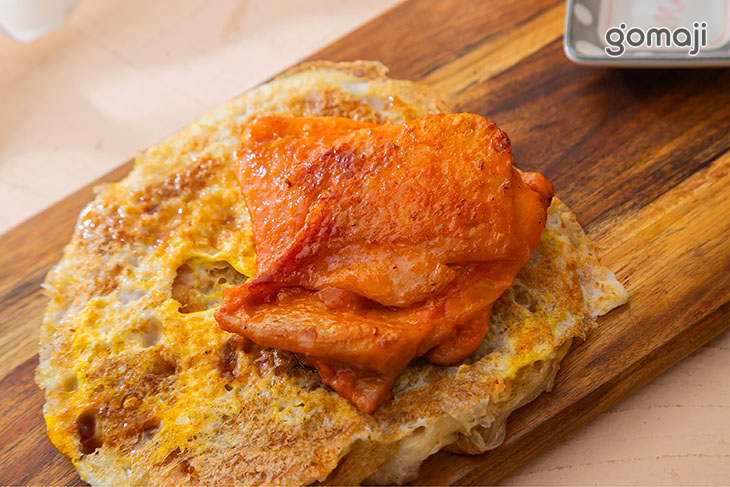 蔥抓餅蛋+辣味雞腿套餐