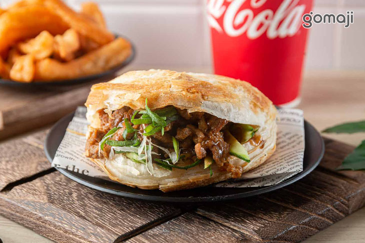 紫禁城秘醬肉絲 + 酥炸甜不辣 + 飲品